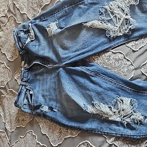Risen Distressed Jeans